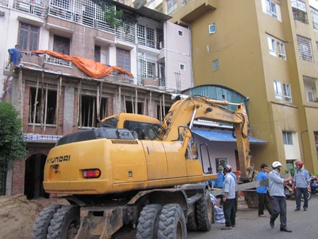 Xây nhà ở khu liền kề Tecco: Phớt lờ quy hoạch