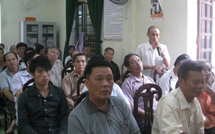 Đồng chí Phan Đình Trạc tiếp xúc cử tri phường Thu Thủy (Tx. Cửa Lò)