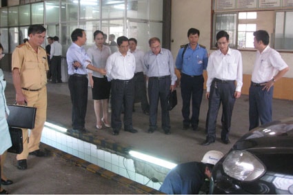 HDND tỉnh Nghệ An giám sát công tác bảo đảm trật tự ATGT tại Diễn Châu và TT Kiểm định cơ giới