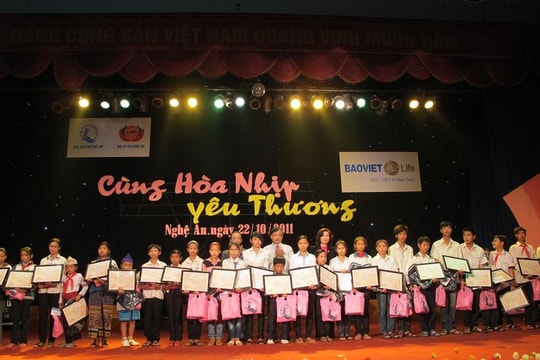 Quyên góp, ủng hộ gần 25 tỷ đồng từ Chương trình nghệ thuật “Cùng hòa nhịp yêu thương”