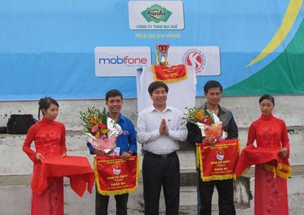 Bế mạc giải bóng đá cán bộ, giáo viên trẻ các trường ĐH, CĐ Nghệ An lần thứ I-2011