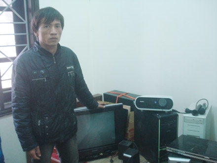 Công an Anh Sơn bắt giữ đối tượng chuyên "khoắng" tài sản trường học