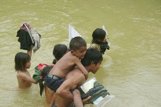 Cần đầu tư toàn diện hơn cho giáo dục miền núi