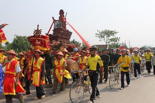 Bài 13:  Bảo tồn gắn với phát huy giá trị di tích