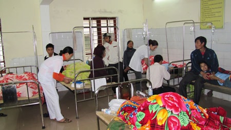 Gần 200 công nhân nhà máy dệt may Haivina nhập viện vì nghi ngộ độc thức ăn