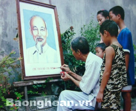 Bốn mươi ba năm say vẽ ảnh Bác Hồ