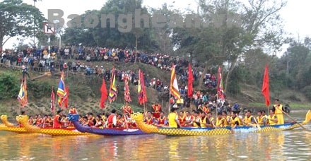 Giải đua thuyền truyền thống nhân ngày giỗ Uy Minh Vương Lý Nhật Quang