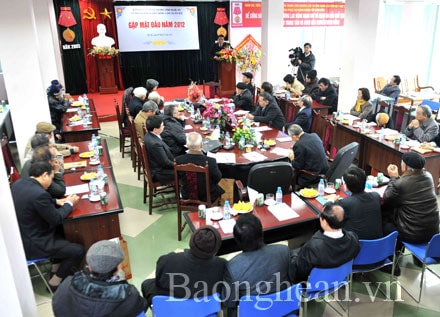 Ban Liên lạc đồng hương Nghệ An và Hội doanh nghiệp Hồng Lam tại Hà Nội: Gặp mặt đầu Xuân 2012