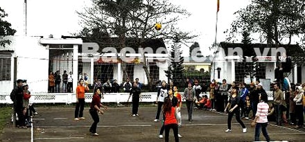 Tưng bừng Hội vật Nam Xuân