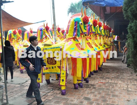 Đốt vàng mã: Càng cấm càng... đốt!
