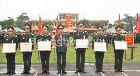 Các đơn vị ra quân huấn luyện chiến sĩ mới