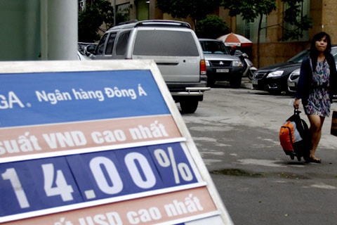 Ngày mai trần lãi suất huy động về 13%