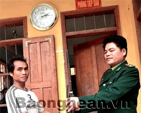 Kỳ Sơn vận động người dân giao nộp vũ khí tự chế