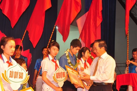 Vinh danh những gương mặt trẻ tiêu biểu năm 2011