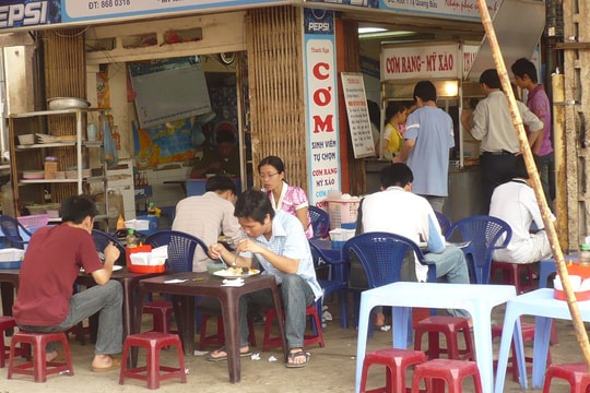 Học phí trên 18 triệu 1 năm, nhiều sinh viên lao đao