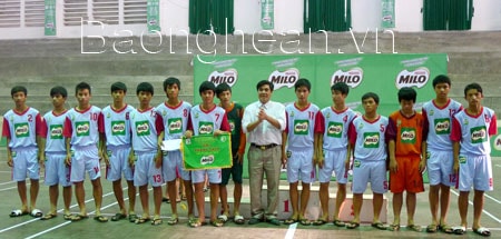 Nghệ An giành Huy chương Vàng môn Bóng đá THCS tại HKPĐ Khu vực III