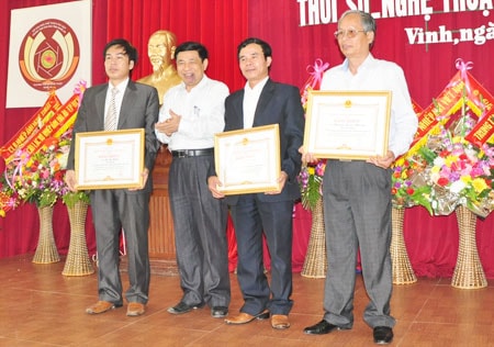 Kỷ niệm 20 năm thành lập CLB ảnh thời sự- nghệ thuật Nghệ An