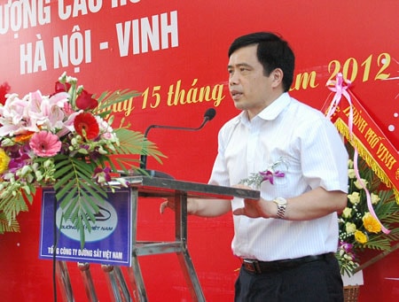 Khai trương toa xe du lịch chất lượng cao tuyến Vinh- Hà Nội