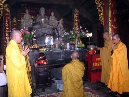 Tiếng chuông chùa trên đảo Song Tử Tây