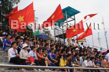 Khai mạc Giải bóng đá sinh viên tranh Cúp Huda Đài PTTH Nghệ An lần thứ VI năm 2012