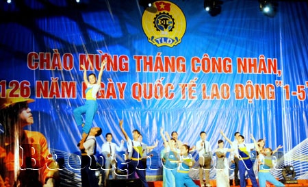 Giao lưu văn nghệ chào mừng Tháng Công nhân và Ngày Quốc tế Lao động 1/5