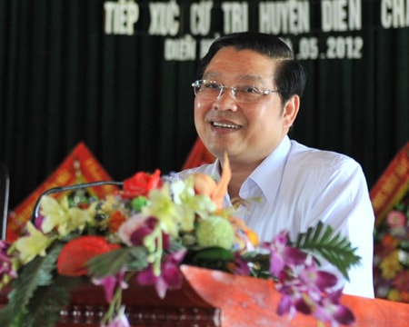 Đồng chí Phan Đình Trạc tiếp xúc cử tri 4 xã vùng Bãi ngang - huyện Diễn Châu