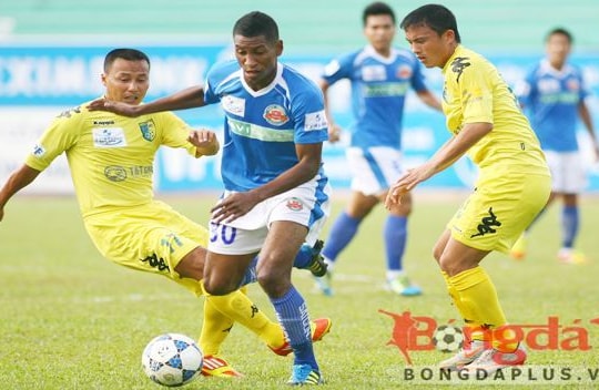 Tiết lộ: Tiền đạo "khủng" của N.SG là "hàng" SLNA