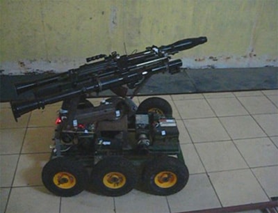 Chế tạo thành công nhiều loại rô-bốt phục vụ dân sự và quân sự