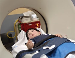 Trẻ em có thể bị ung thư do chụp CT từ nhỏ