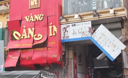 Nổ tiệm vàng phố Nguyễn Thái Học (Hà Nội), 10 người bị thương