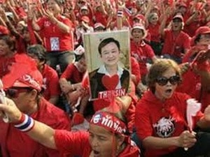 Phe "áo đỏ" Thái Lan tuần hành rầm rộ tại thủ đô Bangkok