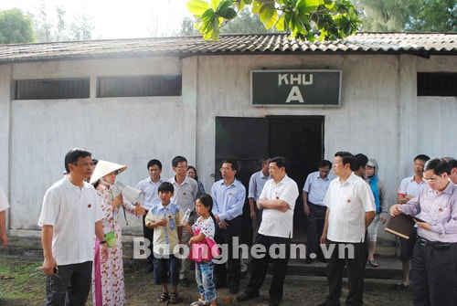 Đoàn công tác tỉnh Nghệ An dâng hương, dâng hoa tại Nghĩa trang Hàng Dương, Khu di tích lịch sử Quốc gia Côn Đảo