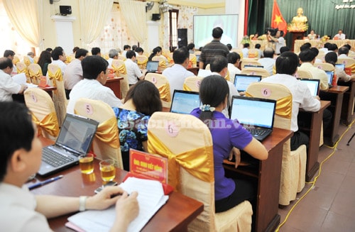 Trang bị máy tính xách tay cho đại biểu HĐND tỉnh