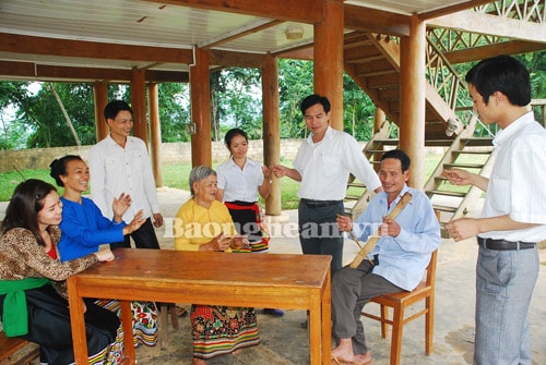 Bảo  tồn,  phát huy bản sắc các dân tộc thiểu số ở Nghệ An