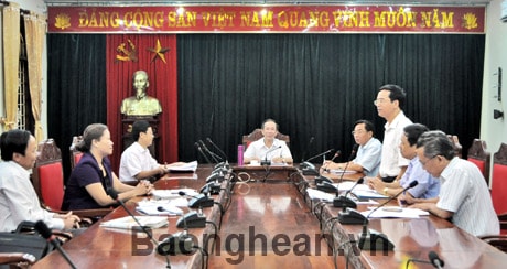 Thường trực Tỉnh ủy giao ban với các ban Xây dựng Đảng và Văn phòng Tỉnh ủy