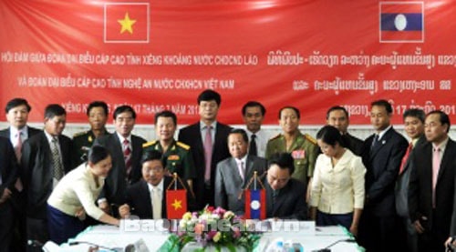 Mít tinh trọng thể Kỷ niệm 50 năm Ngày thiết lập quan hệ ngoại giao và 35 năm Ngày ký hiệp ước hữu nghị và hợp tác Lào - Việt Nam