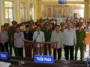 Xét xử "quan đánh cờ tướng bạc tỷ" tại Sóc Trăng