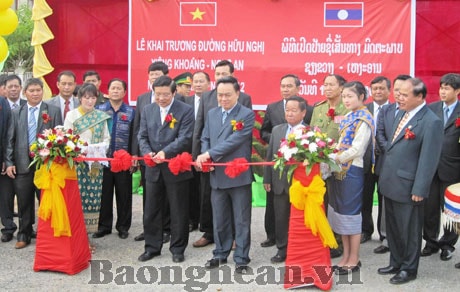 Khởi công xây dựng công trình văn hóa và Khai trương tên đường hữu nghị Xiêng Khoảng - Nghệ An