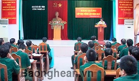 Bộ chỉ huy BĐBP Nghệ An khai giảng lớp học tiếng Lào