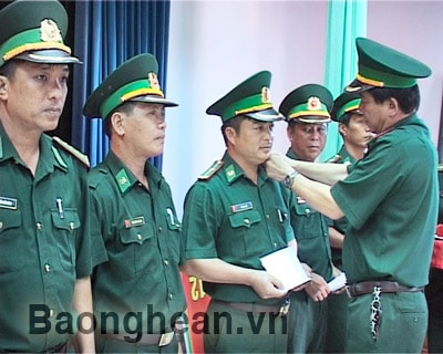 Thăng quân hàm cho sỹ quan, quân nhân chuyên nghiệp Bộ đội biên phòng Nghệ An (đợt 1 năm 2012)