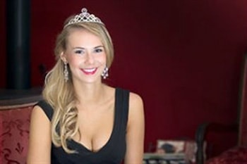 Hoa hậu Hoàn vũ New Zealand bị tước danh hiệu