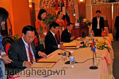 Bế mạc Hội nghị lần thứ 4 Ủy ban Đối ngoại Quốc hội 3 nước Việt Nam- Campuchia- Lào