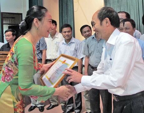 Hội nghị tổng kết năm học 2011-2012,  triển khai nhiệm vụ năm học mới