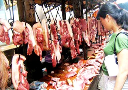 Bộ trưởng Cao Ðức Phát yêu cầu điều chỉnh quy định "thịt lợn bán trong tám giờ"