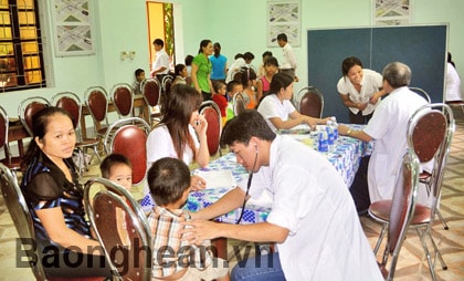 Tiếp tục khám sàng lọc bệnh nhân của Chương trình phẫu thuật tim bẩm sinh cho trẻ em