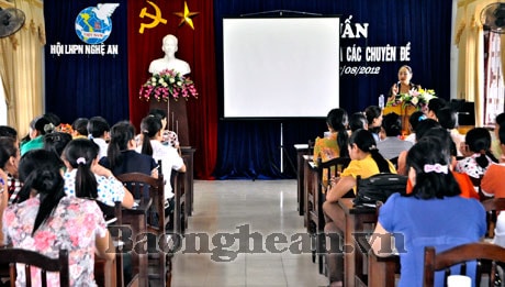 Tập huấn nghiệp vụ công tác cán bộ hội phụ nữ