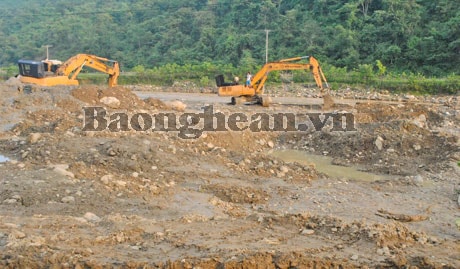 Tương Dương: Tan hoang vì ... vàng tặc