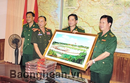 Đoàn công tác Cục Biên giới và Bản đồ (Lào) thăm và làm việc với BĐBP tỉnh Nghệ An