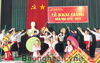 Trường PT Dân tộc nội trú THPT số 2 Nghệ An khai giảng năm học mới