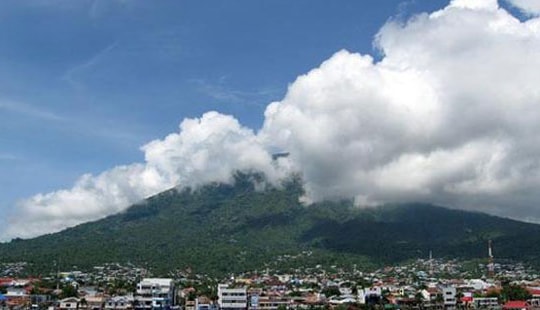 Núi lửa phun trào dữ dội tại Indonesia